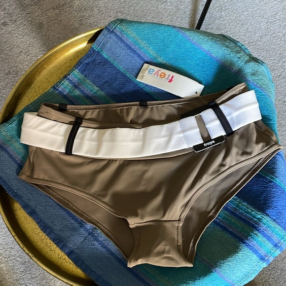 Freya Vodkatini Hipster Bikini Bottoms Sz XS in Cafe Latte - Picture 6 of 13